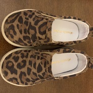 Freshly picked leopard sneakers